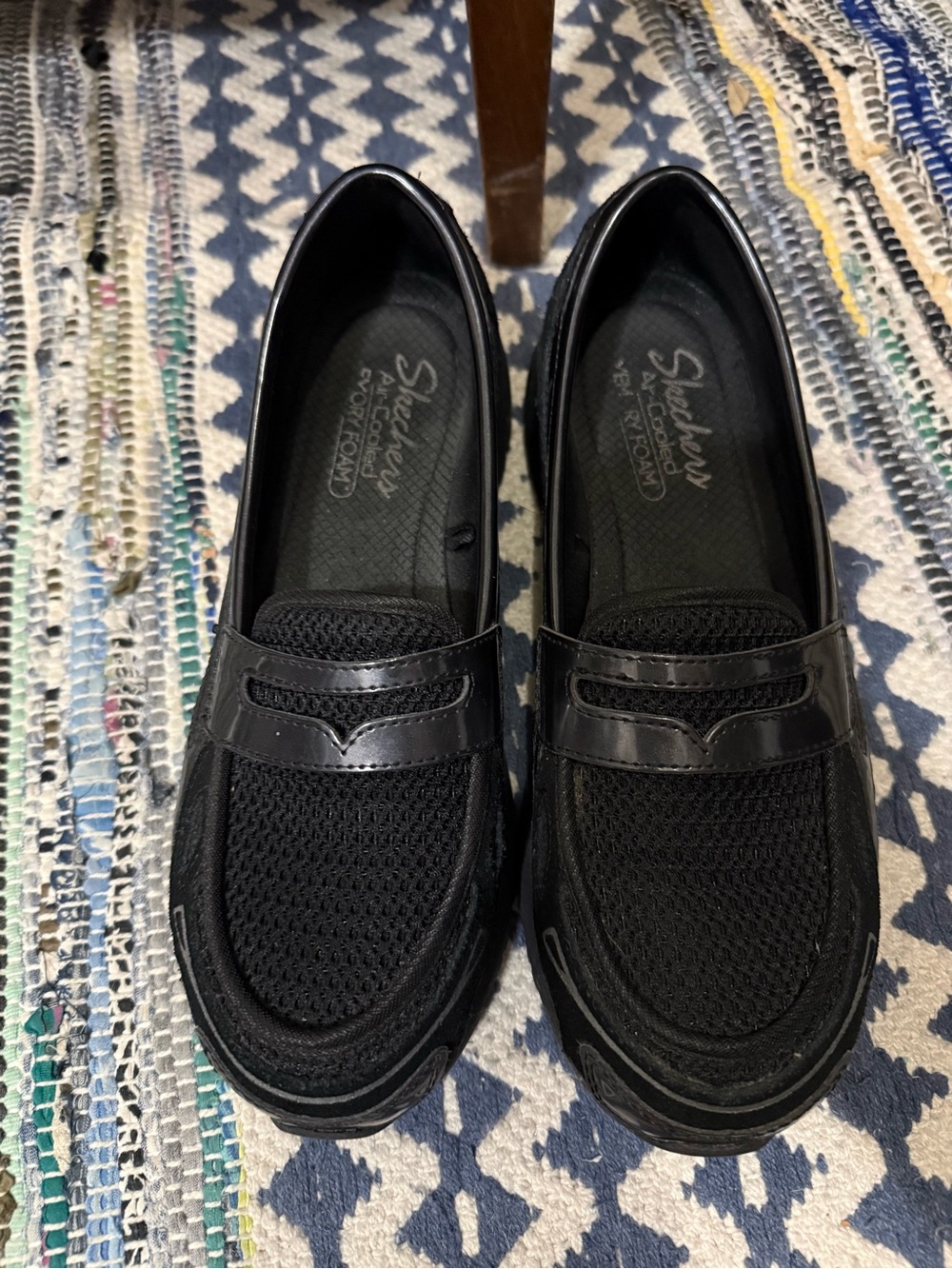 Skechers Women's Black Slip-On Loafers sz 9.5